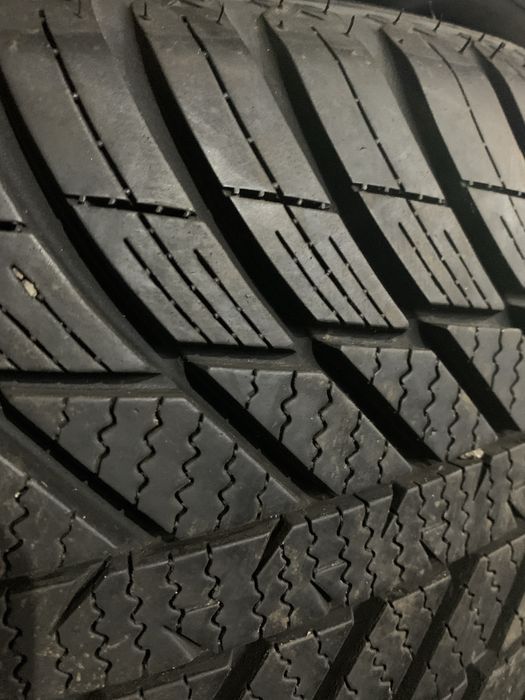 Шини б/у всесезонные  225/50 17 Nexen N blue 4seasons