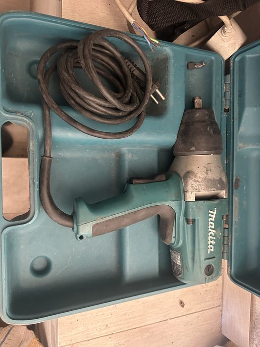 Chave de Impacto Makita TW0350 400W 1/2 com Mala