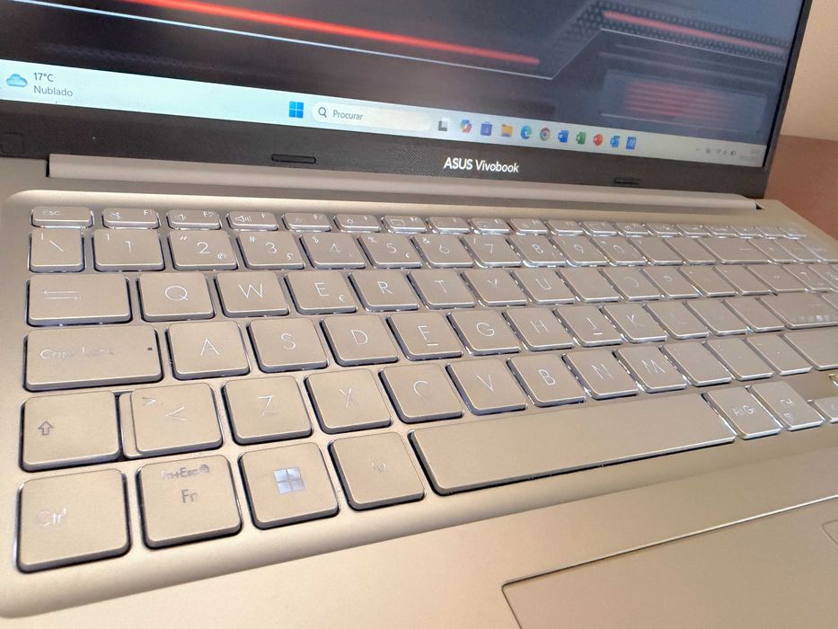 Asus VivoBook 15 M1502Y|15.6"FullHD|Ryzen 7-7730u|16Gb Ram|Ssd 512Gb|