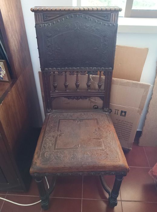 5 cadeiras francesas estilo Henry II