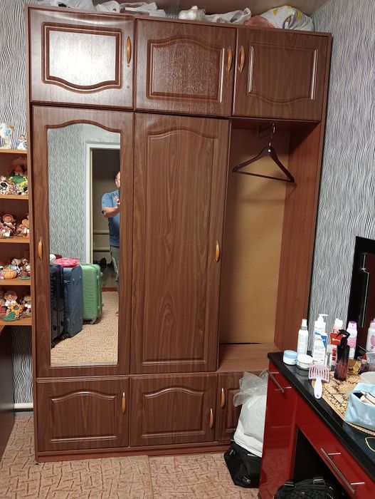 Шкаф купе в гарному стані