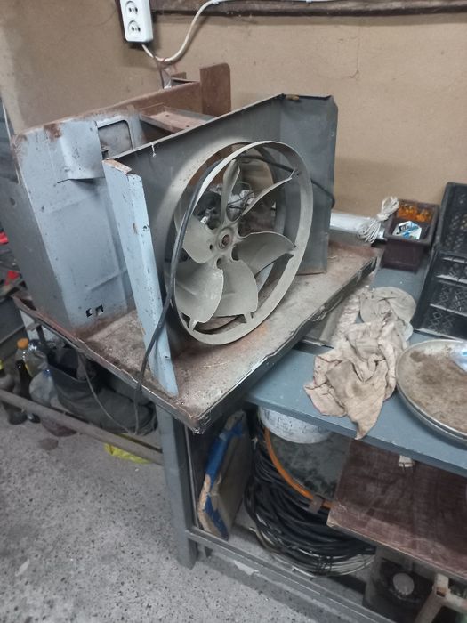 Продам охлаждающий вентилятор.