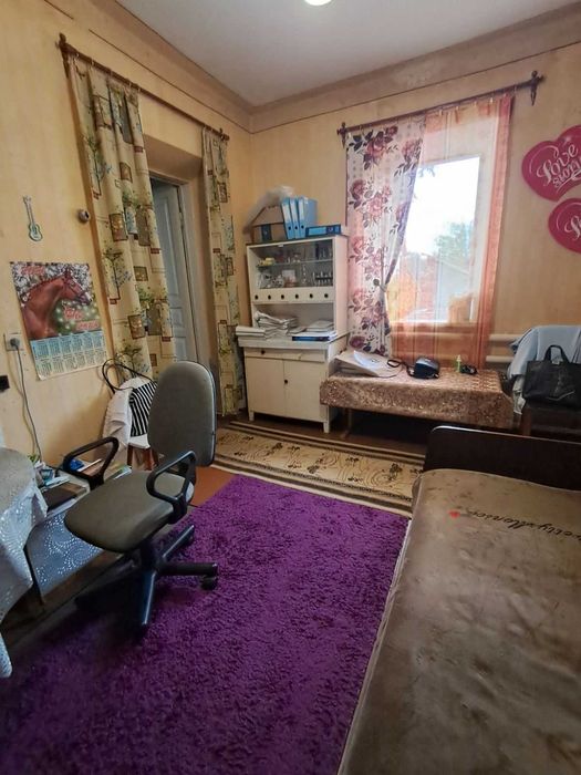 Продам 4-х комнатный дом, Земли 6  соток,  гараж. Победа-6