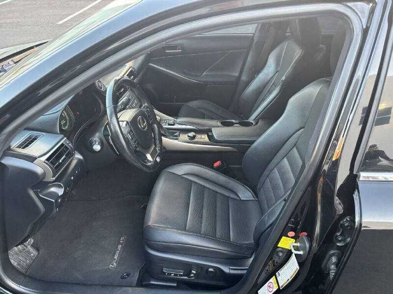2017 Lexus IS 200t