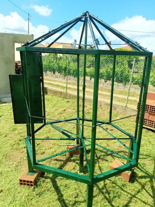 Gaiola Ferro Verde - medidas 2metros de altura por 1,50 de largura