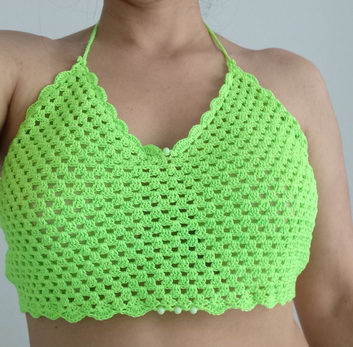 Top em crochê sem costas