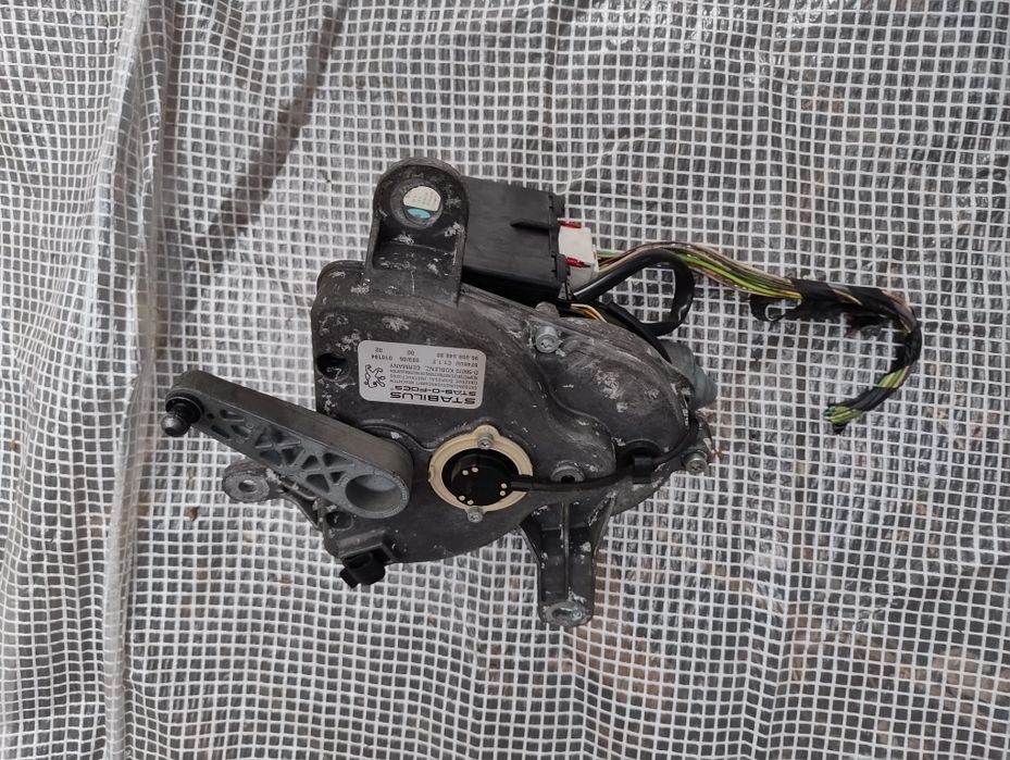 Mechanizm silniczek zamek klapy  bagażnika sedan  Peugeot 607 Lift