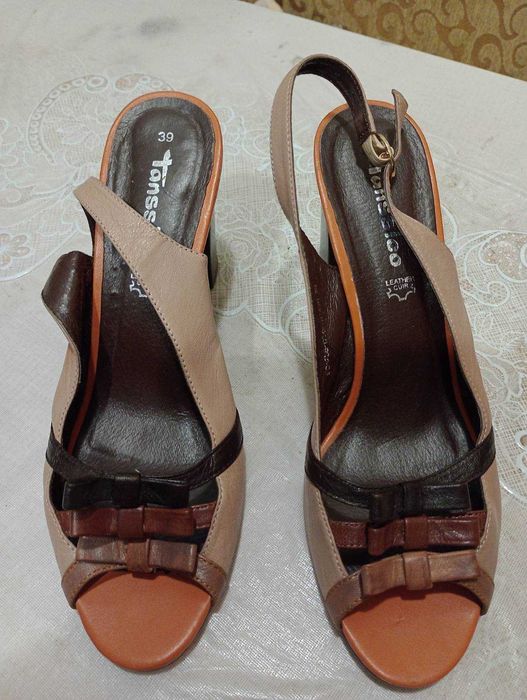 Продам женские босоножки
