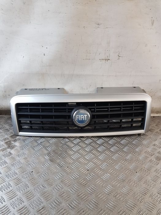 Grill Atrapa 735395576 Fiat Doblo I Lift K: 647