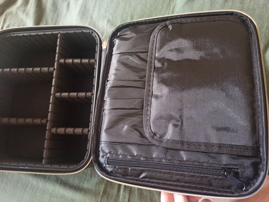 Продам органайзер L'Oréal для косметики