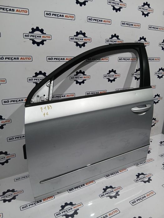 PORTA FRENTE ESQUERDA PRATEADO VOLSWAGEN PASSAT B6 SALOON 1.6TDI ANO: