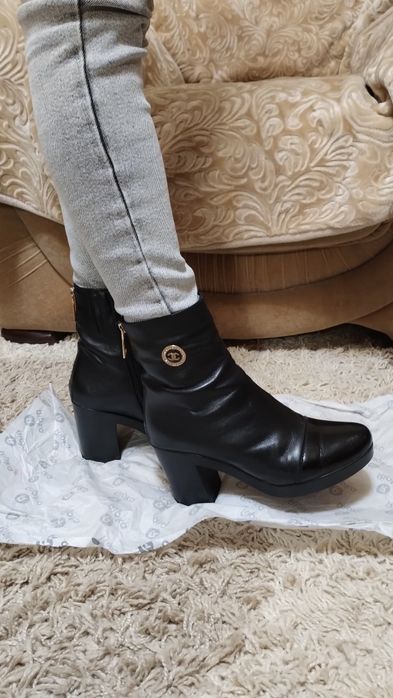 Сапожки женские кожаные, зимние.