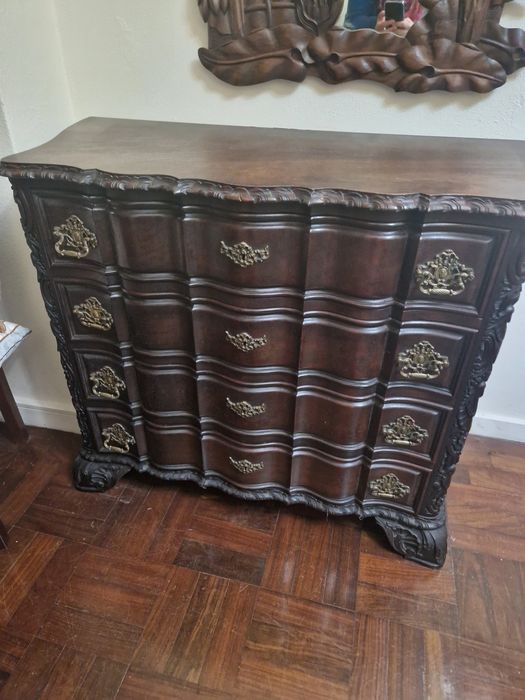 Cómoda madeira antiga 4gavetas