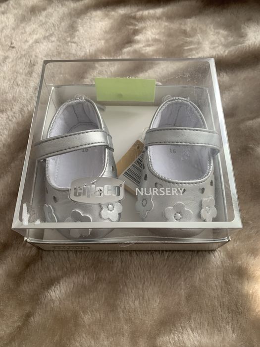 Взуття chicco для дівчинки
