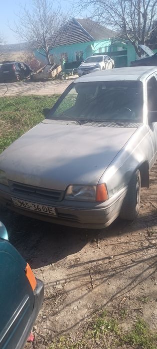 Опель кадет Е 1.3 срочная продажа