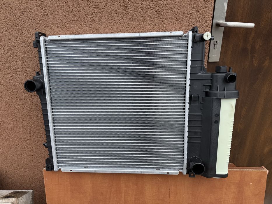 Chłodnica wody bmw e36 benzyna