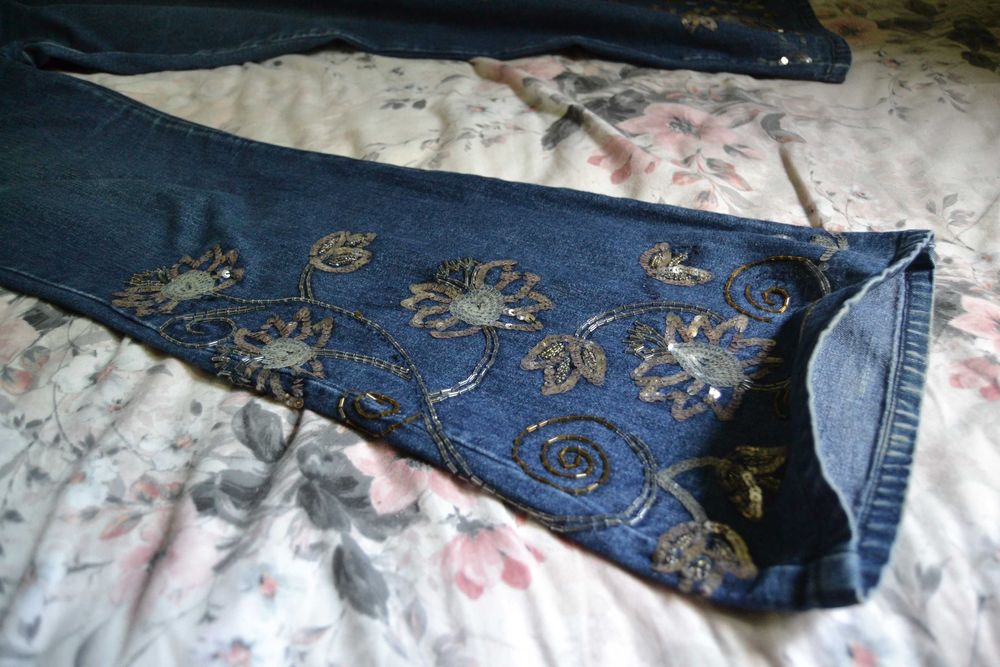 Jeansy vintage rozszerzane złote kwiaty cekiny 38-40 M/L