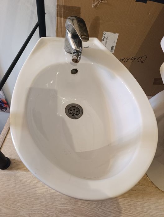 Продам Унитаз б/у.биде б/у