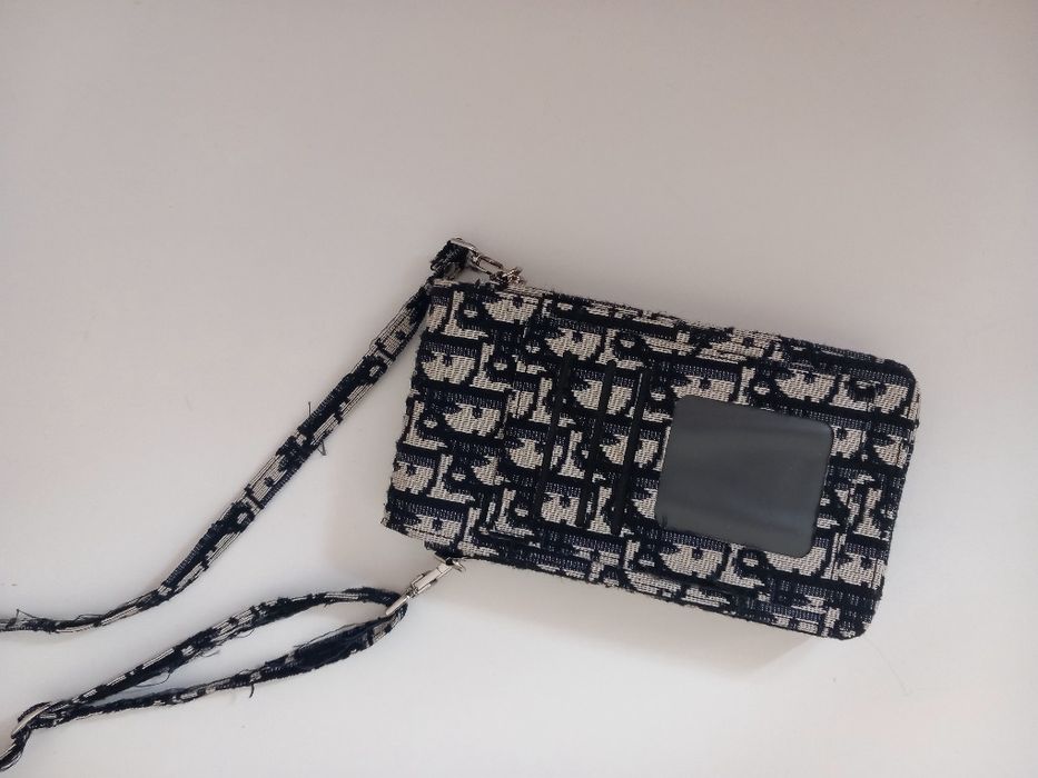 Dior etui na telefon