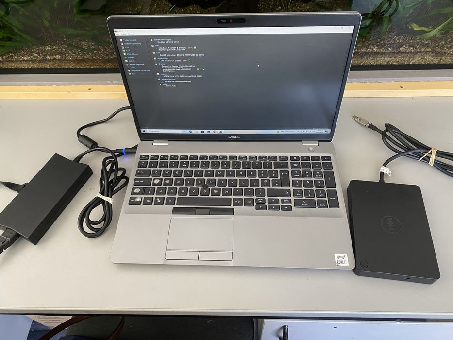 Laptop Dell Precision 3551 + stacja dokujaca.