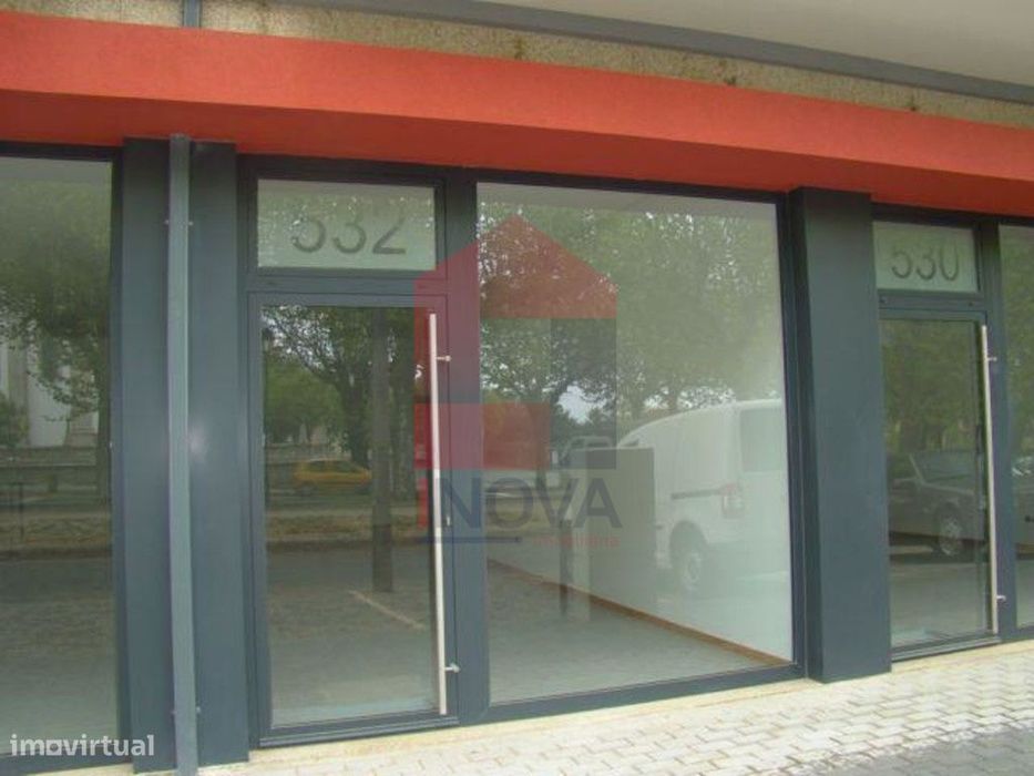 Vende-se Loja, Soutelo
