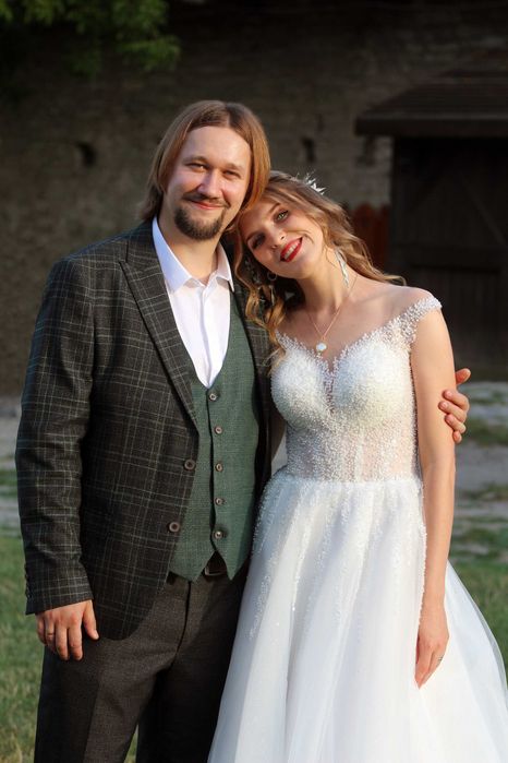 Весільна сукня айворі 46–48 р., стан ідеальний