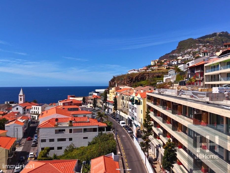 3-Bedroom Apartment with Pool in the Elite Bay Building in Câmara de Lobos