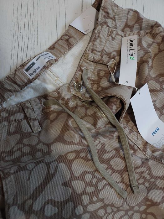Джинсы  Bershka оригинал S 26р.