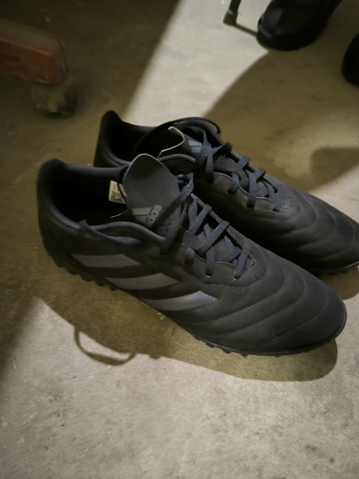 Продам кросовки Adidas