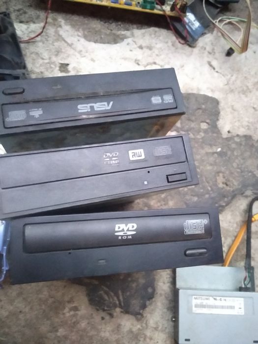 Продам комплектуючi дo компьютера.