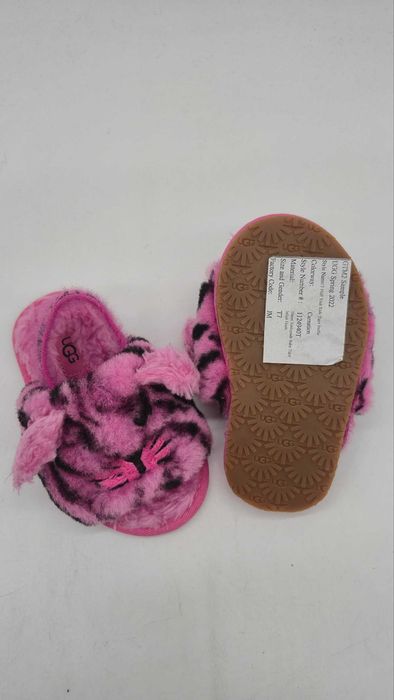 Дитячі босоніжки UGG — оригінал,хутро. 23,5 розмір( 15 см)