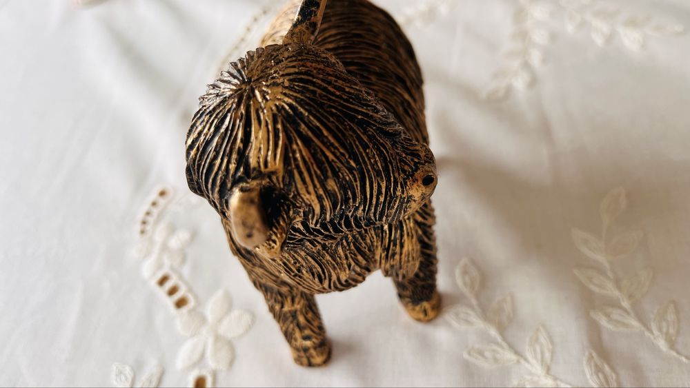 Figurka bizona współczesna