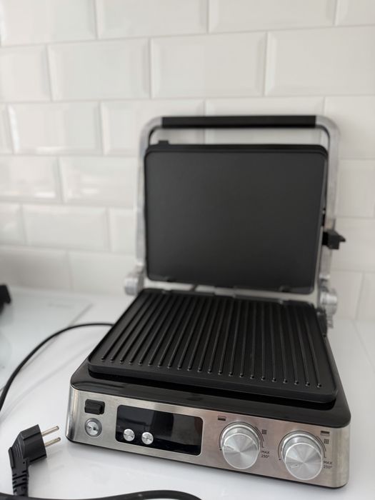 Гриль-барбекю електричний Delonghi