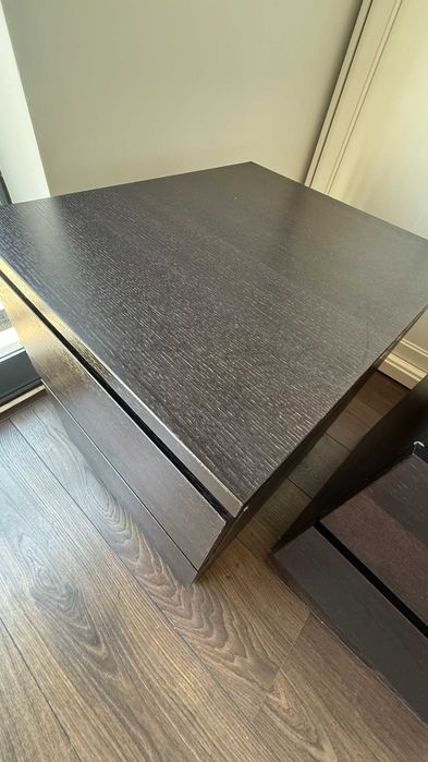 Cómoda / mesa cabeceira Malm Ikea