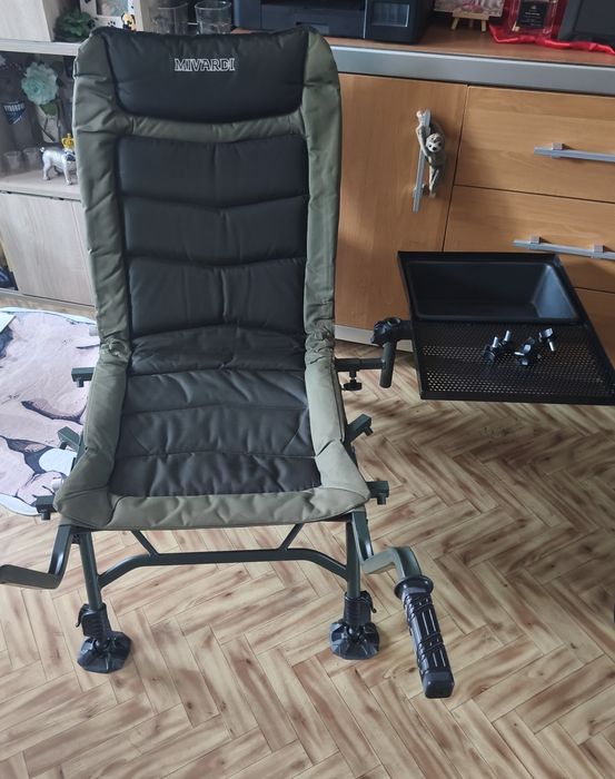 Fotel wędkarski taczka Mivardi ze stolikiem