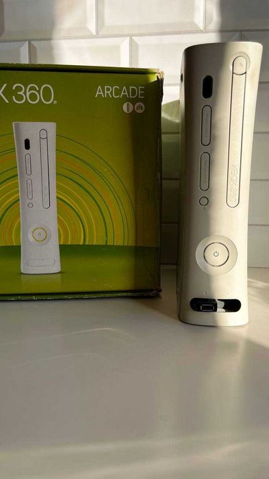 Xbox 360 + Kinect + аксесуари + ігри