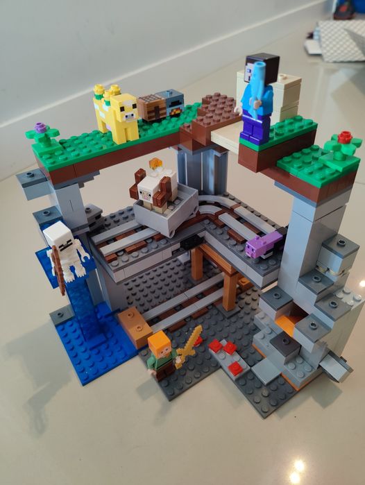 LEGO 21169 Pierwsza przygoda Minecraft
