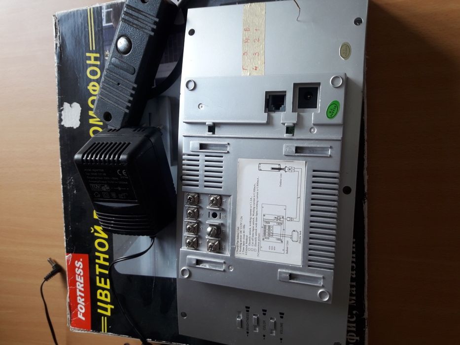 Продам цветной домофон Фортресс LCD VD 106C40.