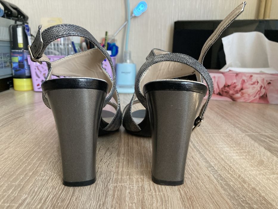 Sandaly damskie Verra Pelle na slupku rozmiar 40