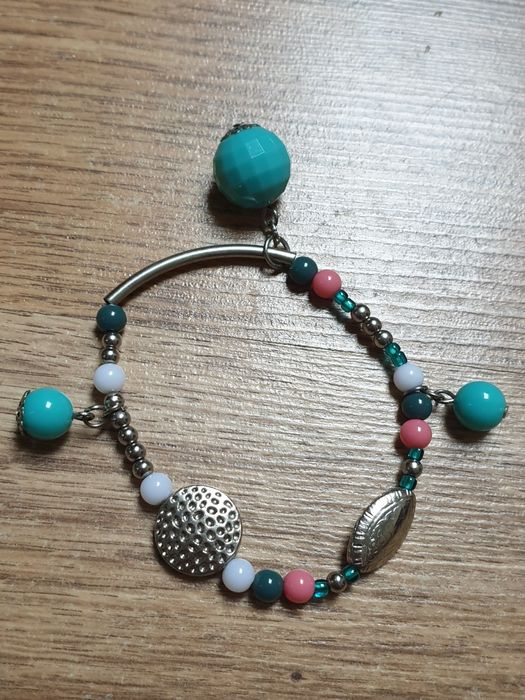 Zestaw bransoletek 8 szt.