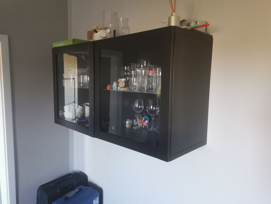 Stół,krzesła,komoda, szafka w bardzo dobrym stanie!!