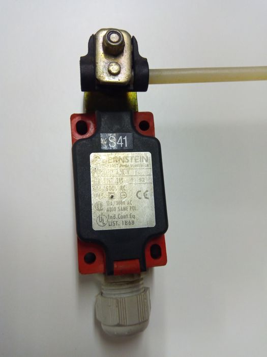 Interruptor de fim de curso.