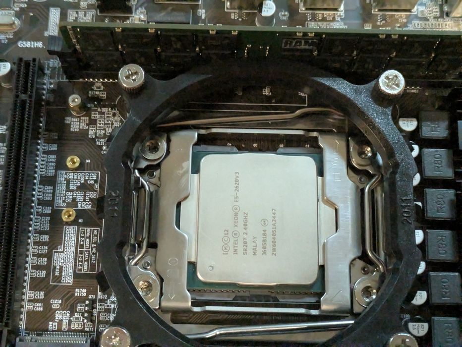 Комплект X99 + Intel Xeon 2620 V3 + 32Гб DDR4.