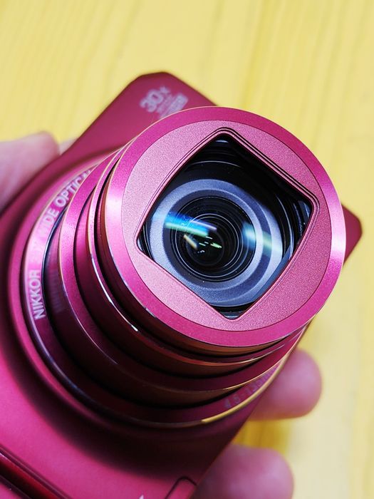 Компактный фотоаппарат Nikon Coolpix S9700 Red + SD 64Gb