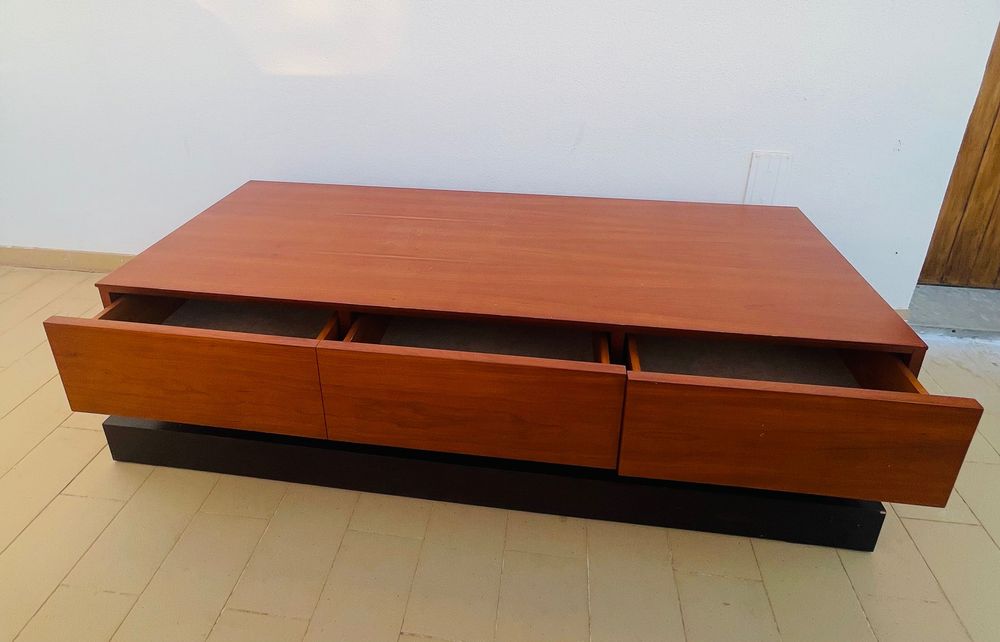 Vendo conjunto de mobiliário de sala os móveis encontram-se em bom  estado.