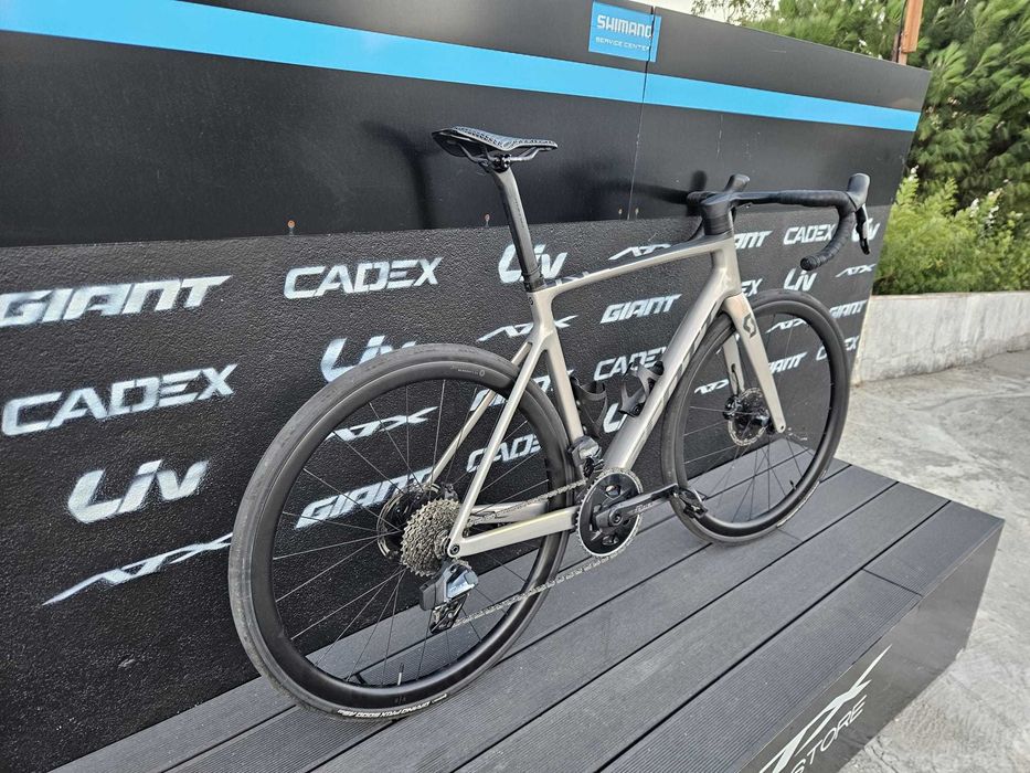 Scott Addict RC 10 com SRAM FORCE AXS