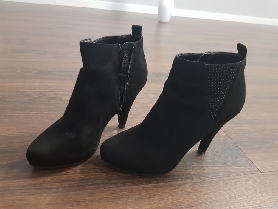 Botki Czarne Zamszowe Graceland