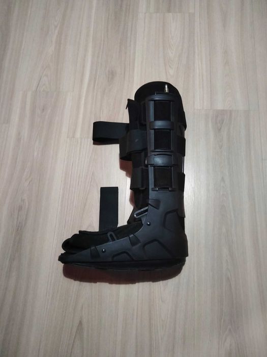 But ortopedyczny lewy Orteza ortopedyczna