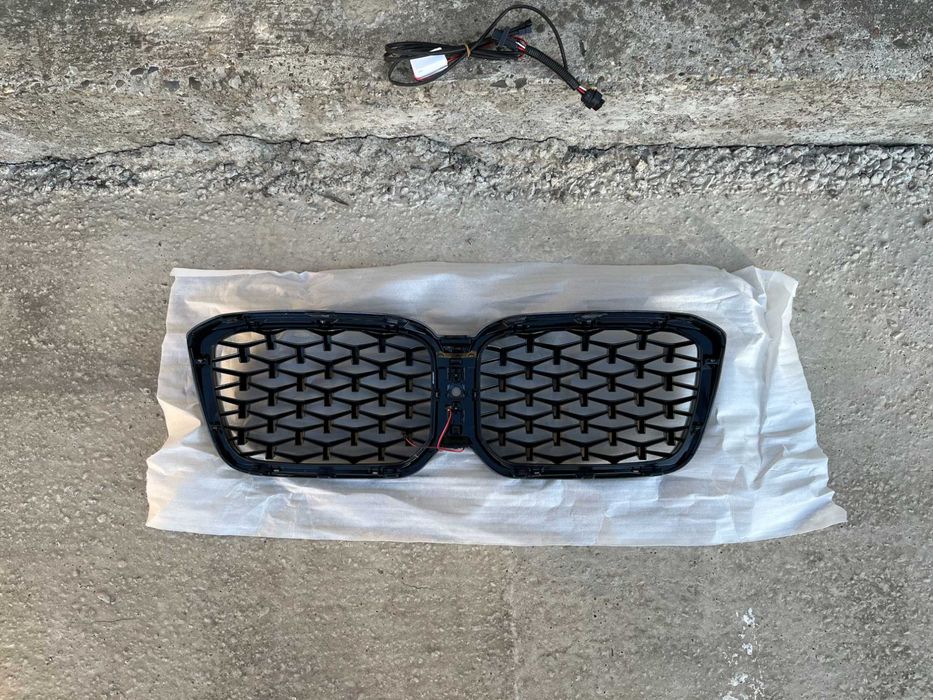 Ніздрі Чорний глянець LED Iconic Glow Diamond на BMW X3 G01 2022-2024 року