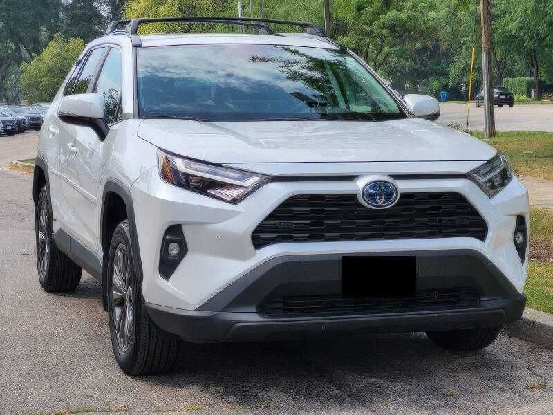2023 Toyota RAV4 Hybrid XLE Premium